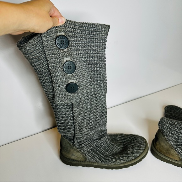 UGG Australia Cardy Classic 2 Button Knit Tall Sweater Boots 5819 Gray Women's 9 - Picture 3 of 12